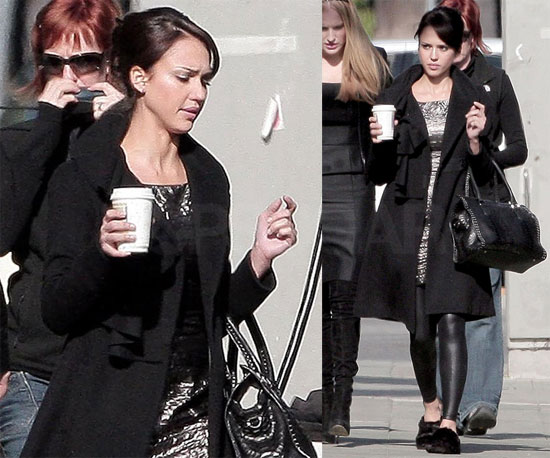 Photos of Jessica Alba at a Revlon Shoot in LA 2009-12-10 15:44:01