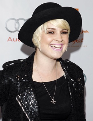 Photo of Kelly Osbourne in Winter Wide Brim Hat at 12th Annual Cracked Xmas Gala at The Wiltern in LA