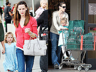 Photos of Jennifer Garner And Violet Affleck Together in LA 2009-12-21 04:00:00