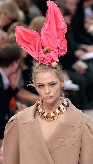 Sasha Pivovarova in Louis Vuitton Sasha Pivovarova in Louis Vuitton