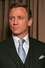Dreamy-Eyed Daniel Craig Considers Blindness Dreamy-Eyed Daniel Craig Considers Blindness