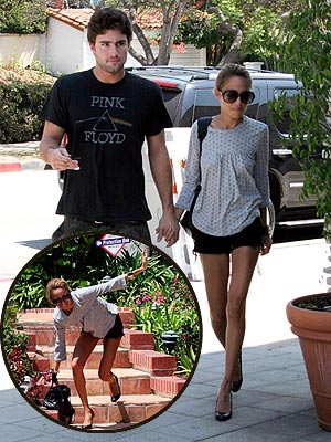 Nicole Falls for Brody