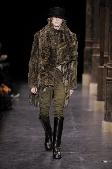 Paris: Ann Demeulemeester Men's Fall 2009