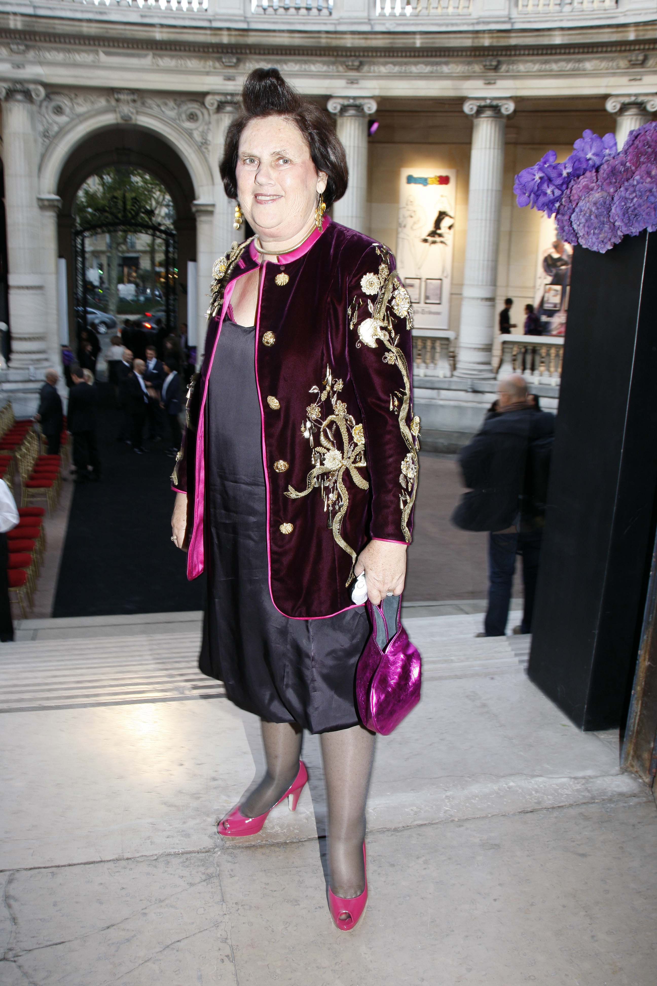 Fashion in 50 Seconds 9/25 with Suzy Menkes, Miss Dior Chérie and Burberry Fashion in 50 Seconds 9/25 with Suzy Menkes, Miss Dior Chérie and Burberry