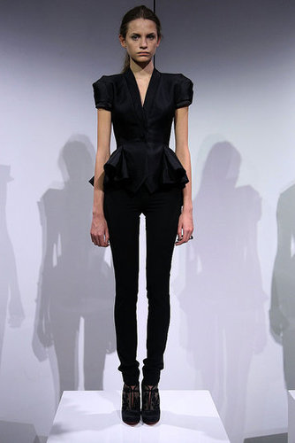 At Marchesa Fall 2009, Beauty Is Pain At Marchesa Fall 2009, Beauty Is Pain