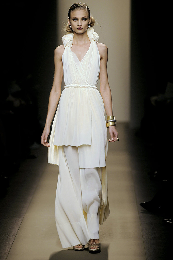 Maier Works the Grace Kelly Angle for Bottega Veneta Fall 2009 Maier Works the Grace Kelly Angle for Bottega Veneta Fall 2009