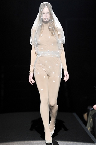 Maison Martin Margiela Fall 2009: Doing Well, Head in the Clouds Maison Martin Margiela Fall 2009: Doing Well, Head in the Clouds