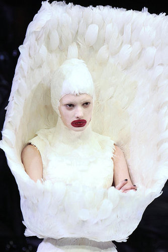 Alexander McQueen Fall 2009: A Twisted Fantasy Alexander McQueen Fall 2009: A Twisted Fantasy