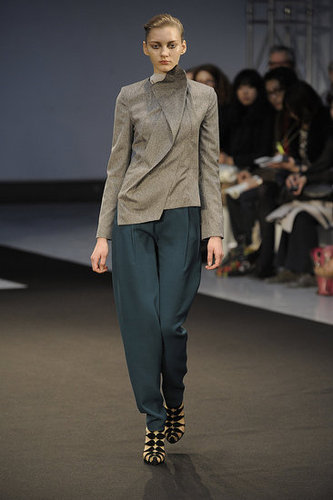 RM by Roland Mouret Fall 2009: "The Work of a Local Dressmaker" RM by Roland Mouret Fall 2009: "The Work of a Local Dressmaker"
