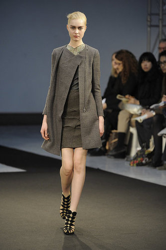 RM by Roland Mouret Fall 2009: "The Work of a Local Dressmaker" RM by Roland Mouret Fall 2009: "The Work of a Local Dressmaker"
