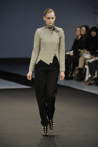 RM by Roland Mouret Fall 2009: "The Work of a Local Dressmaker" RM by Roland Mouret Fall 2009: "The Work of a Local Dressmaker"