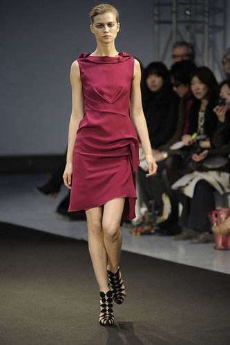 RM by Roland Mouret Fall 2009: "The Work of a Local Dressmaker" RM by Roland Mouret Fall 2009: "The Work of a Local Dressmaker"