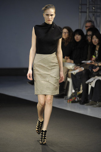 RM by Roland Mouret Fall 2009: "The Work of a Local Dressmaker" RM by Roland Mouret Fall 2009: "The Work of a Local Dressmaker"
