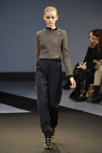 RM by Roland Mouret Fall 2009: "The Work of a Local Dressmaker" RM by Roland Mouret Fall 2009: "The Work of a Local Dressmaker"