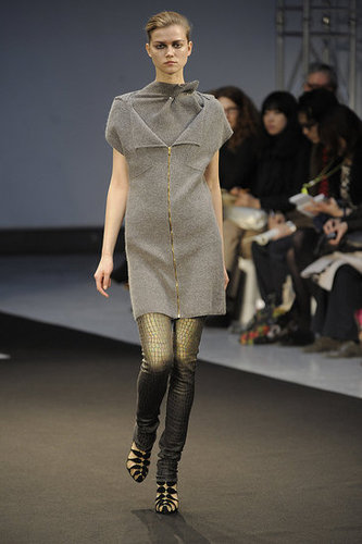 RM by Roland Mouret Fall 2009: "The Work of a Local Dressmaker" RM by Roland Mouret Fall 2009: "The Work of a Local Dressmaker"