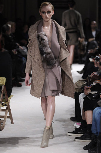 Miu Miu Fall 2009: A Sultry Riff on the Bourgeois Miu Miu Fall 2009: A Sultry Riff on the Bourgeois