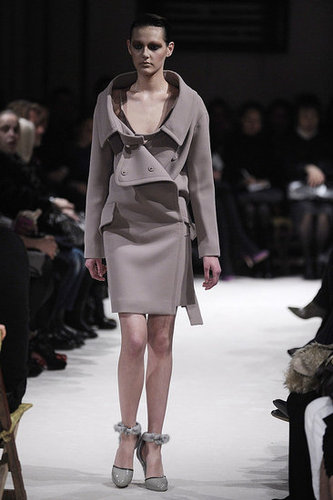 Miu Miu Fall 2009: A Sultry Riff on the Bourgeois Miu Miu Fall 2009: A Sultry Riff on the Bourgeois