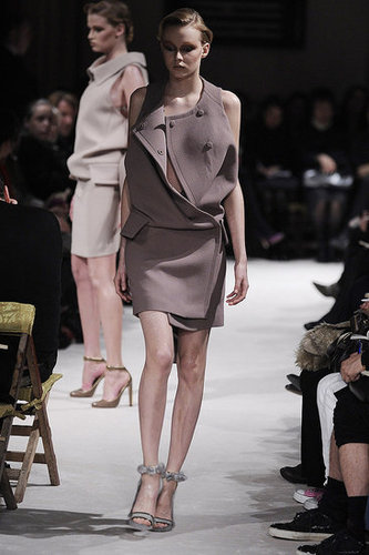 Miu Miu Fall 2009: A Sultry Riff on the Bourgeois Miu Miu Fall 2009: A Sultry Riff on the Bourgeois