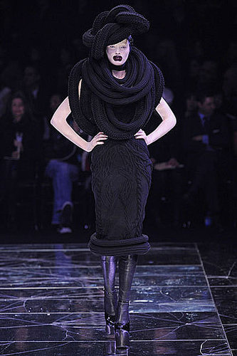 Alexander McQueen Fall 2009: A Twisted Fantasy Alexander McQueen Fall 2009: A Twisted Fantasy