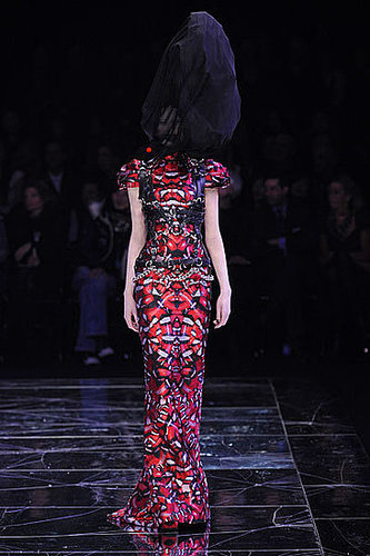 Alexander McQueen Fall 2009: A Twisted Fantasy Alexander McQueen Fall 2009: A Twisted Fantasy