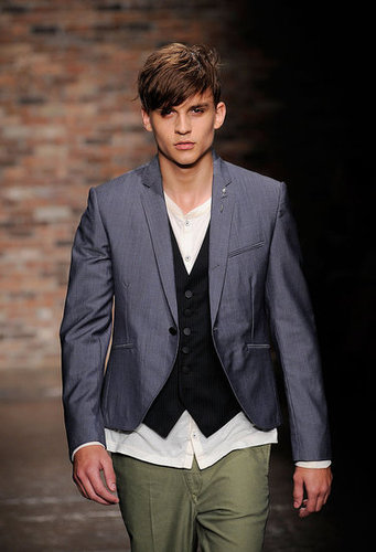 Rag & Bone Adds Sunglasses, Shoes, and Other Sundry Accessories to Their Cool Girl Basics for Spring 2010 Rag & Bone Adds Sunglasses, Shoes, and Other Sundry Accessories to Their Cool Girl Basics for Spring 2010