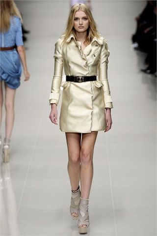 Burberry Returns to Home Turf for Spring 2010 Burberry Returns to Home Turf for Spring 2010