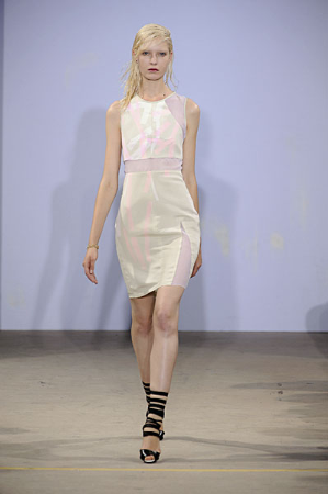 A Softer Side of Jonathan Saunders for Spring 2010 A Softer Side of Jonathan Saunders for Spring 2010