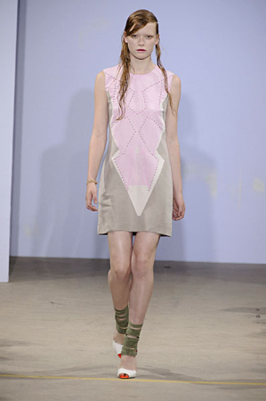 A Softer Side of Jonathan Saunders for Spring 2010 A Softer Side of Jonathan Saunders for Spring 2010