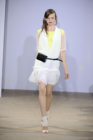 A Softer Side of Jonathan Saunders for Spring 2010 A Softer Side of Jonathan Saunders for Spring 2010