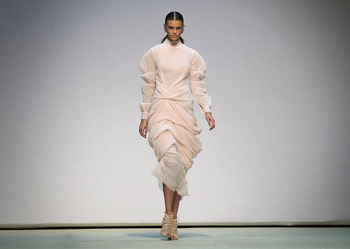 Marios Schwab Debuts Three-Way Layering for Spring 2010 Marios Schwab Debuts Three-Way Layering for Spring 2010