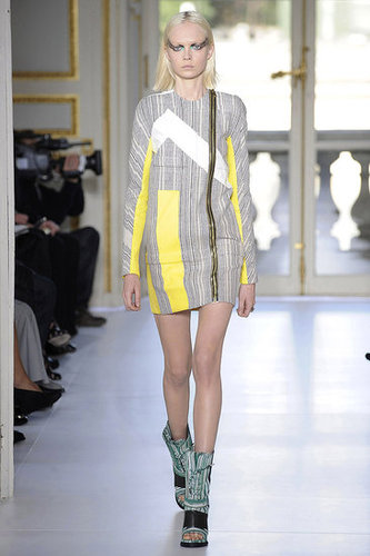 Balenciaga Aims to Go Thorougly Modern for Spring 2010 Balenciaga Aims to Go Thorougly Modern for Spring 2010