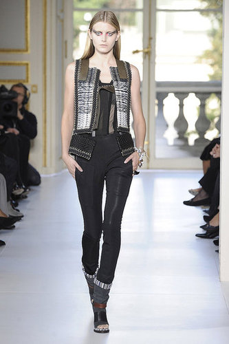 Balenciaga Aims to Go Thorougly Modern for Spring 2010 Balenciaga Aims to Go Thorougly Modern for Spring 2010