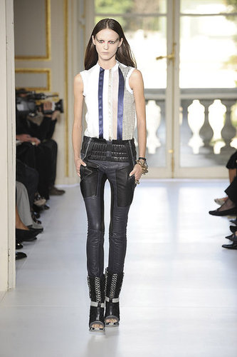 Balenciaga Aims to Go Thorougly Modern for Spring 2010 Balenciaga Aims to Go Thorougly Modern for Spring 2010