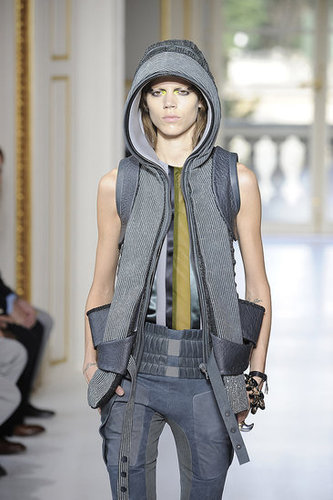 Balenciaga Aims to Go Thorougly Modern for Spring 2010 Balenciaga Aims to Go Thorougly Modern for Spring 2010