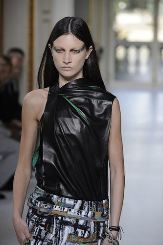 Balenciaga Aims to Go Thorougly Modern for Spring 2010 Balenciaga Aims to Go Thorougly Modern for Spring 2010