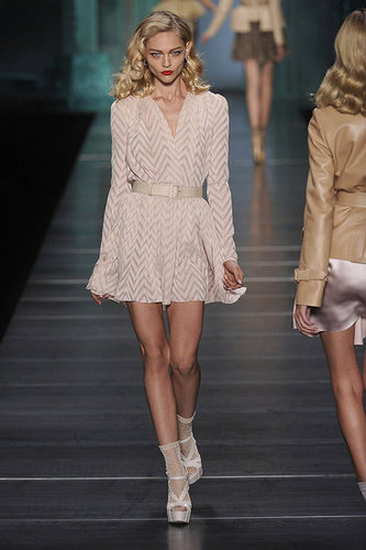 Christian Dior Channels Film Noir for Spring 2010 Christian Dior Channels Film Noir for Spring 2010