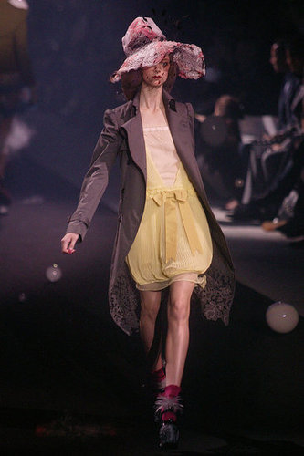 John Galliano Harks Back to Fading Film Stars for Spring 2010 John Galliano Harks Back to Fading Film Stars for Spring 2010
