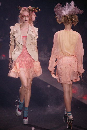 John Galliano Harks Back to Fading Film Stars for Spring 2010 John Galliano Harks Back to Fading Film Stars for Spring 2010