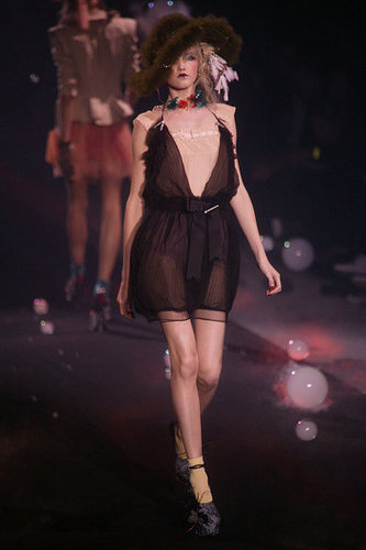 John Galliano Harks Back to Fading Film Stars for Spring 2010 John Galliano Harks Back to Fading Film Stars for Spring 2010
