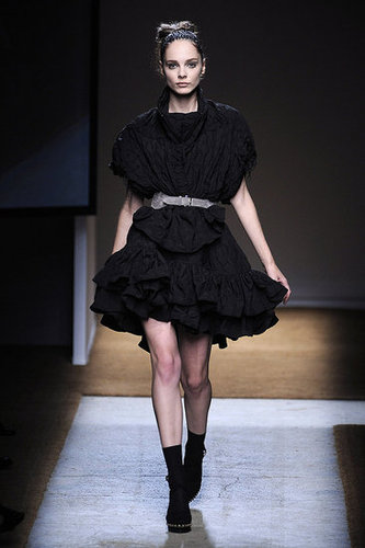 Stefano Pilati Is Seeing Strawberries, Knee Slits for Yves Saint Laurent Spring 2010 Stefano Pilati Is Seeing Strawberries, Knee Slits for Yves Saint Laurent Spring 2010