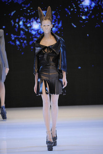 Alexander McQueen Shows Holographic Alien Beauties for Spring 2010 Alexander McQueen Shows Holographic Alien Beauties for Spring 2010