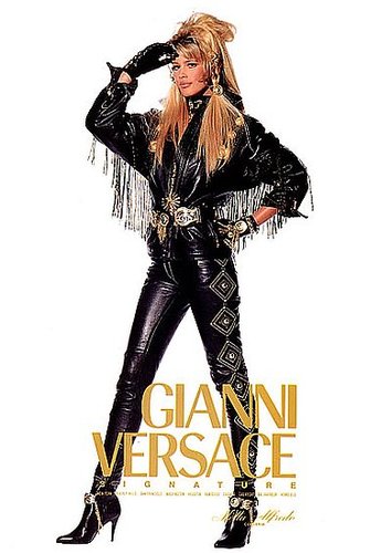 Claudia Schiffer, Versace, 1992
Claudia Schiffer, Versace, 1992