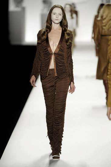 Paris Fashion Week: Viktor & Rolf Fall 2009 Paris Fashion Week: Viktor & Rolf Fall 2009