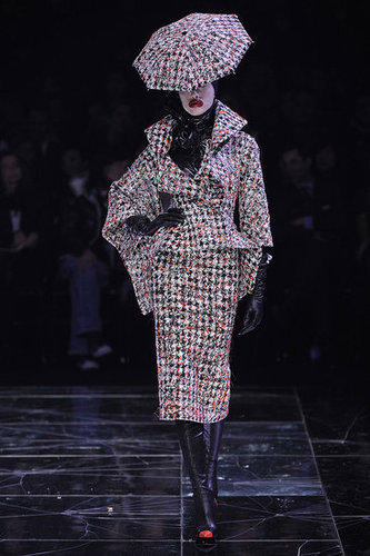 Paris Fashion Week: Alexander McQueen Fall 2009 Paris Fashion Week: Alexander McQueen Fall 2009