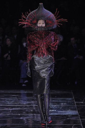 Paris Fashion Week: Alexander McQueen Fall 2009 Paris Fashion Week: Alexander McQueen Fall 2009