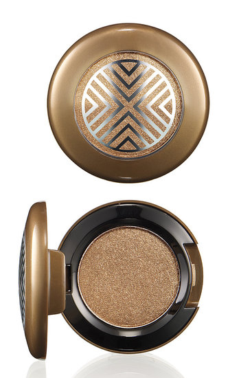 Tempting eye shadow 
