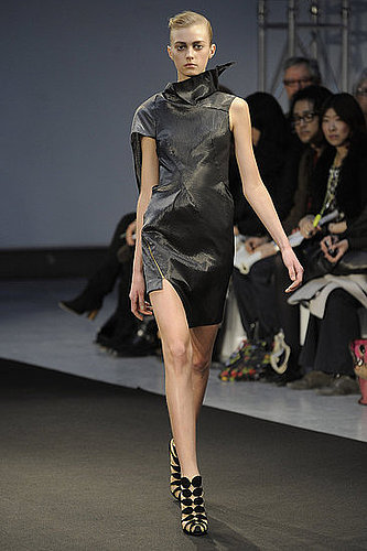 R.M. by Roland Mouret Fall 2009
R.M. by Roland Mouret Fall 2009