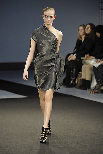 R.M. by Roland Mouret Fall 2009
R.M. by Roland Mouret Fall 2009