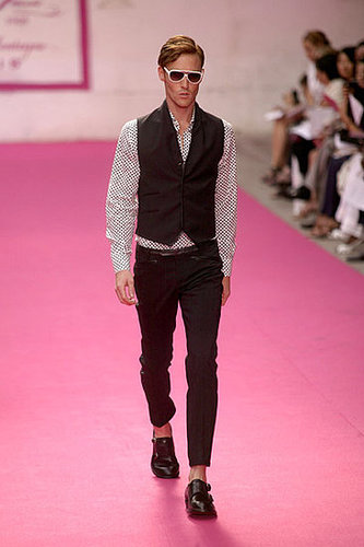 Paris: Emanuel Ungaro Men's Spring 2010 Paris: Emanuel Ungaro Men's Spring 2010