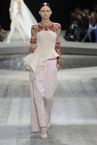 Givenchy Fall 2009 Haute Couture Givenchy Fall 2009 Haute Couture
